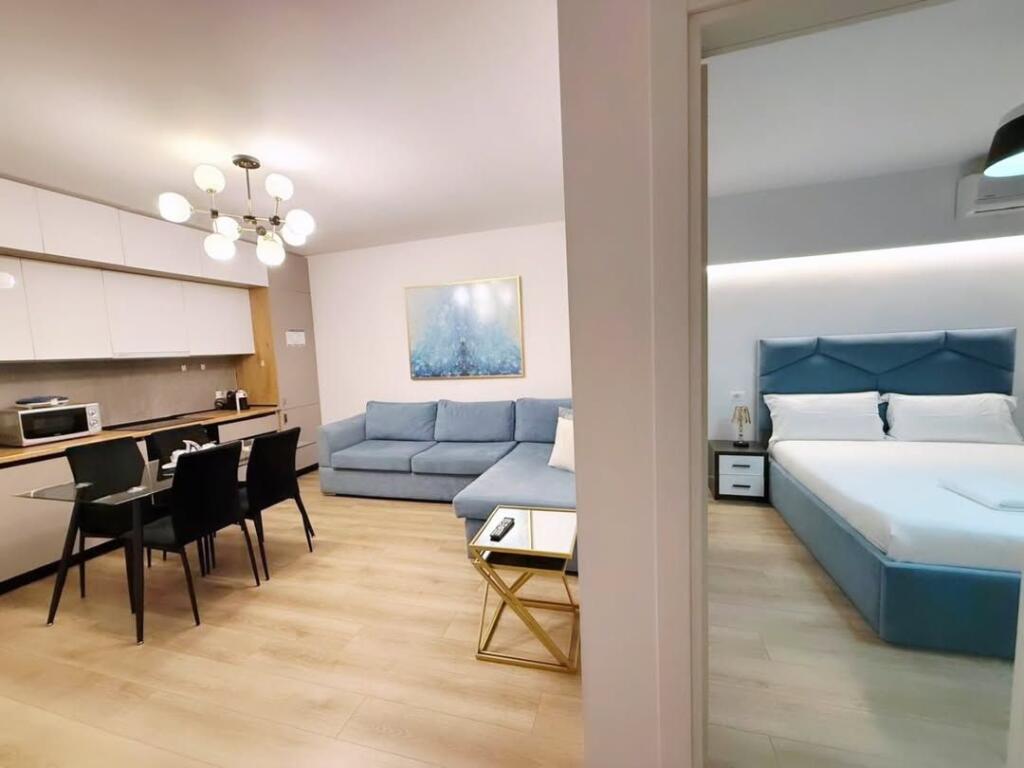 Opposite PETRO NINI: we sell a super apartment: 2+1