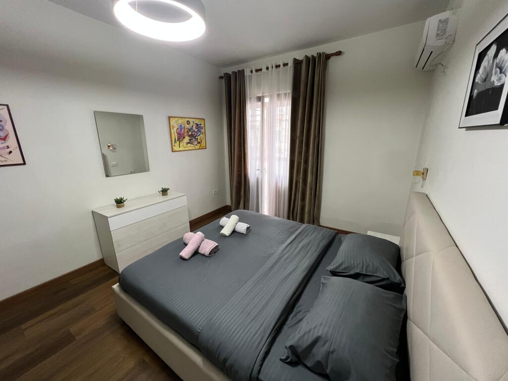 2+1 apartment for rent at Wilson square !