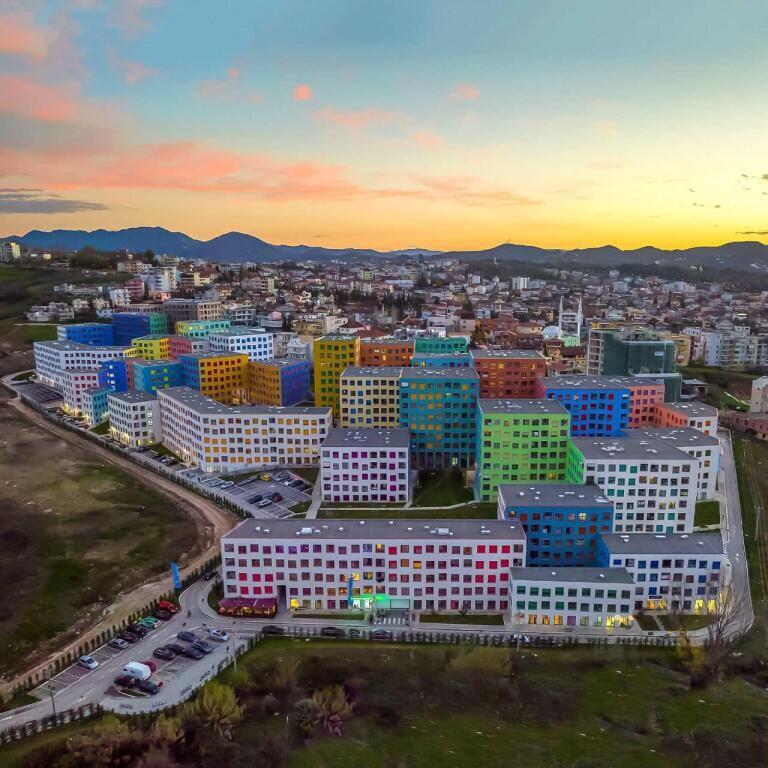 Jepet me qira apartament modern 1+1 në Ali Demi – Rezidenca Mangalem 21, faza Kadiu!
