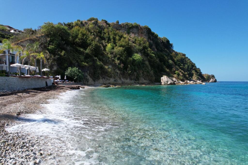 Apartament me pamje deti per shitje ne Himare 