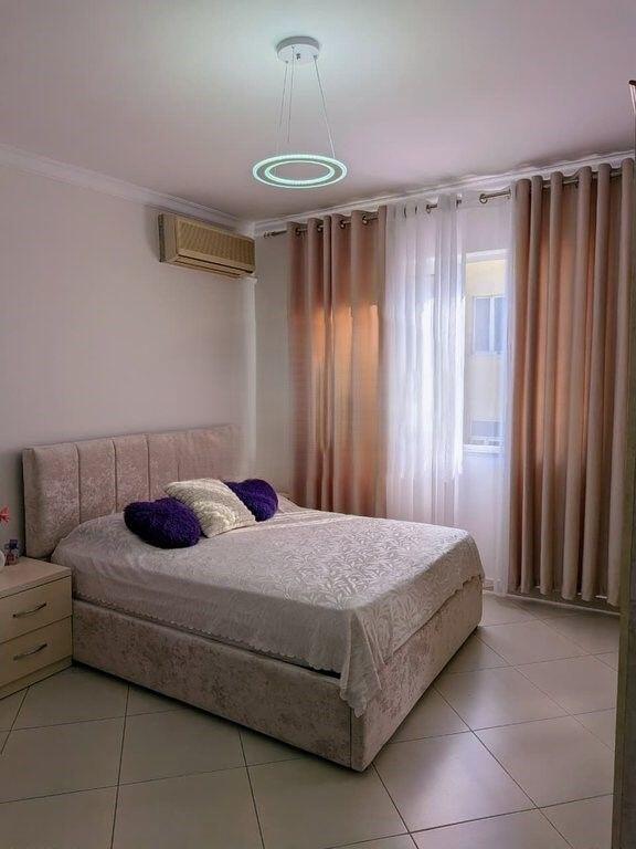 GARSONIERE ME QIRA, PRANE 21-DHJETORIT, TIRANE!