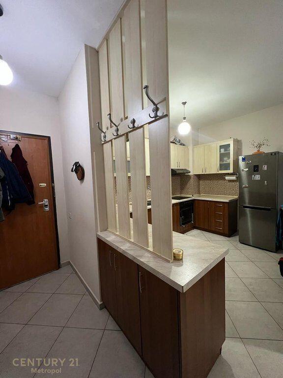 Japim me qira apartament 1+1 tek Petro Nini Luarasi! 400 € /Muaj