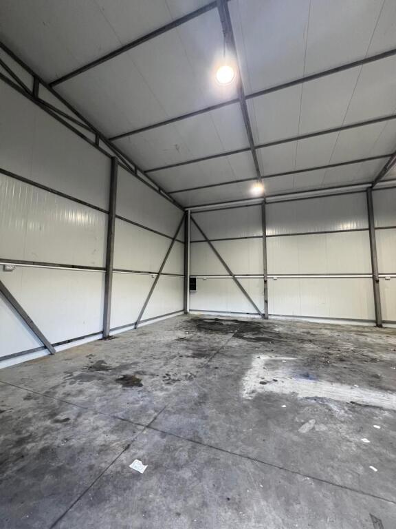 🏗️ Kapanon me Tokë për Qira – Përballë City Park