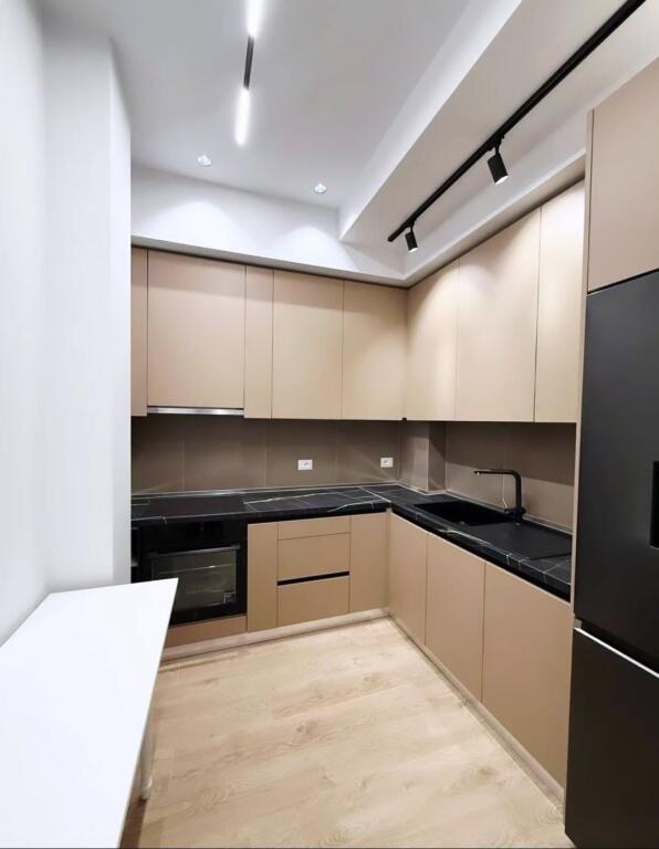 𝐅𝐫𝐚𝐧𝐠𝐞 𝐝𝐞𝐥 𝐋𝐚𝐠𝐨 𝐝𝐢 𝐓𝐡𝐚𝐭𝐞  𝐀𝐩𝐚𝐫𝐭𝐚𝐦𝐞𝐧𝐭𝐨 𝐬𝐮𝐩𝐞𝐫 𝐢𝐧 𝐯𝐞𝐧𝐝𝐢𝐭𝐚!2+1.