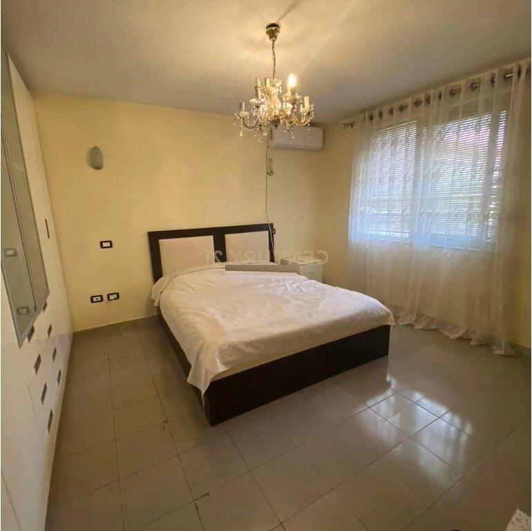 OFFERTA IN AFFITTO IL SECONDO PIANO DI UNA VILLA NELLA ZONA DI BRRYLI