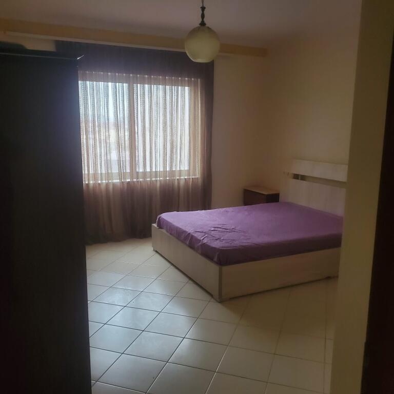 Affittasi 2+1 arredato con ascensore ad Astir 450 eu