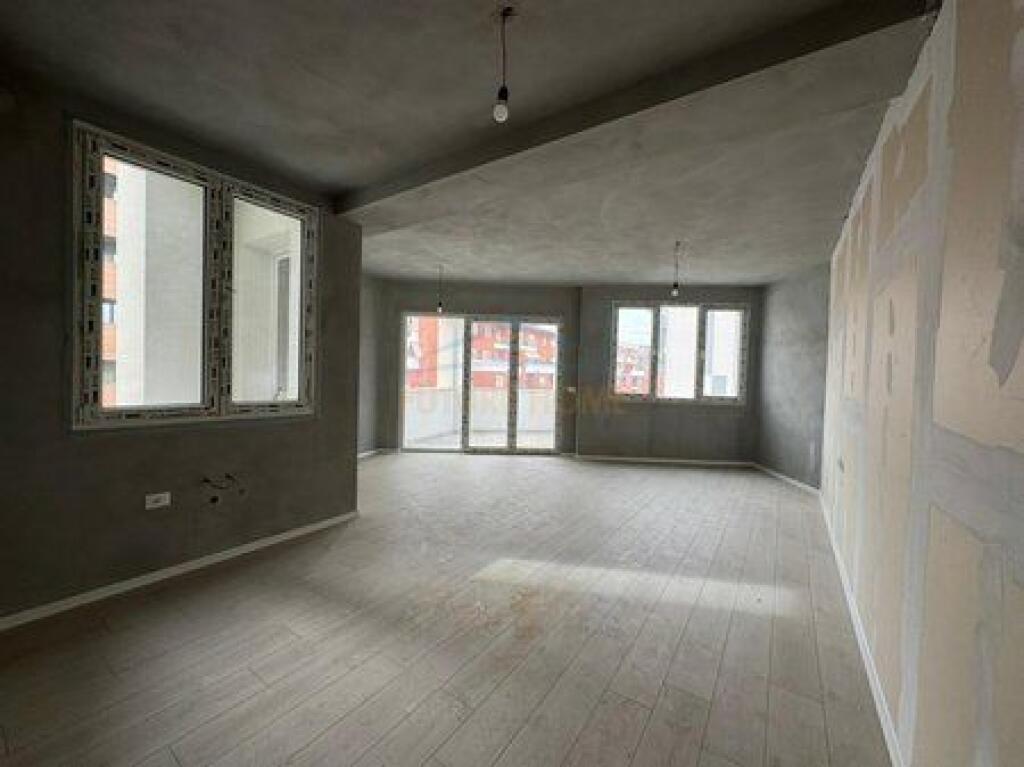 In vendita, Appartamento 2+1+2+ Posto Auto, River Residence, Unaza e Re, Tirana.