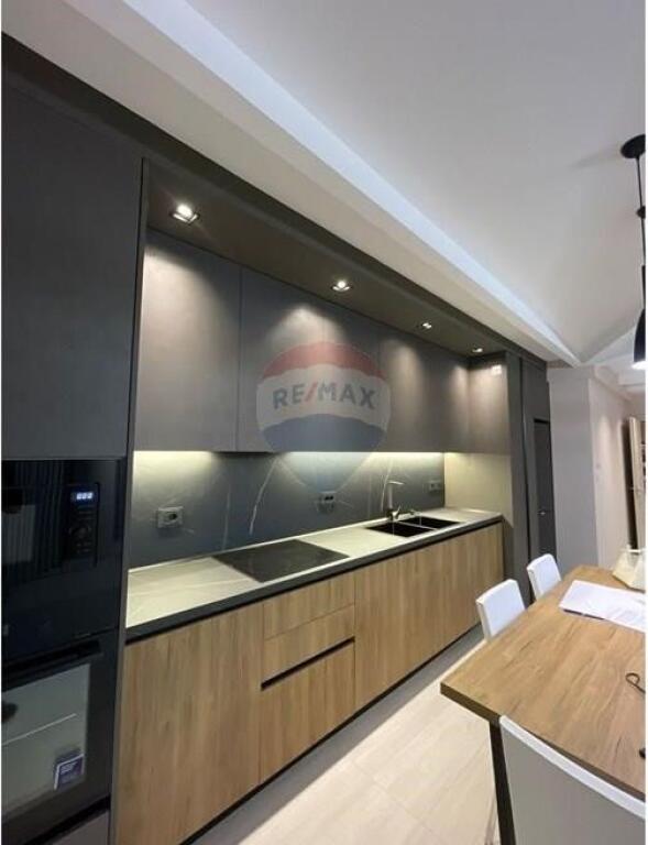 ME QIRA DUPLEX 3+1+2 | FRESKU, TIRANË