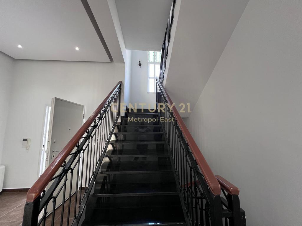 VILE PER QIRA NE "ROLLING HILLS 1"