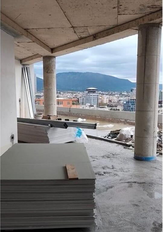 Shitet Apartament 3+1+3 tek Ish Ekspozita