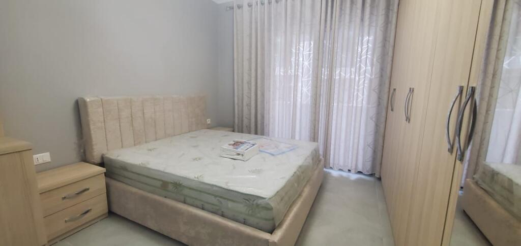 Affittasi appartamento 2+1+2+posto auto