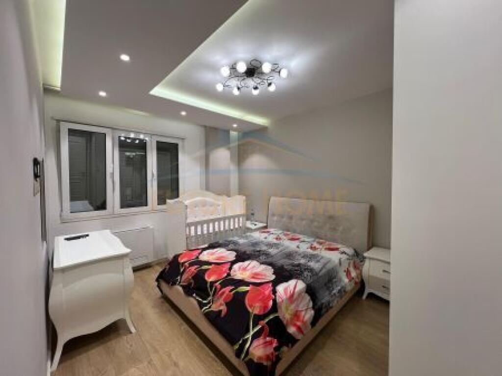 For sale, Apartment 2+1+2, New Bazaar, Tirana.