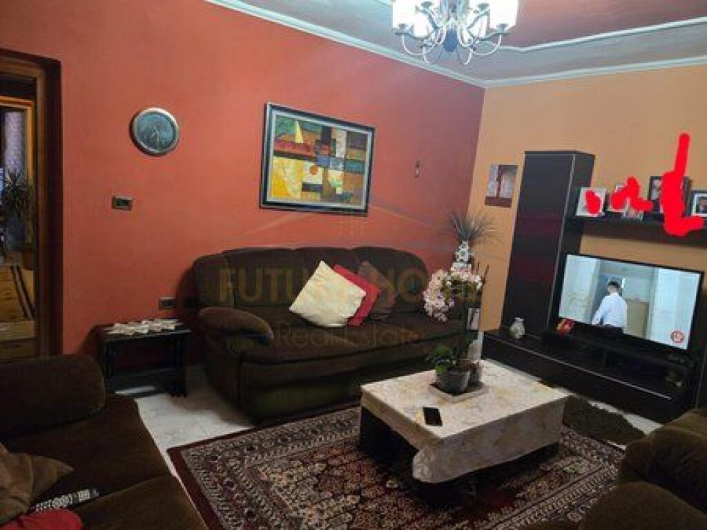 Shitet , Apartament 1+1, Selvia, Tiranë. 