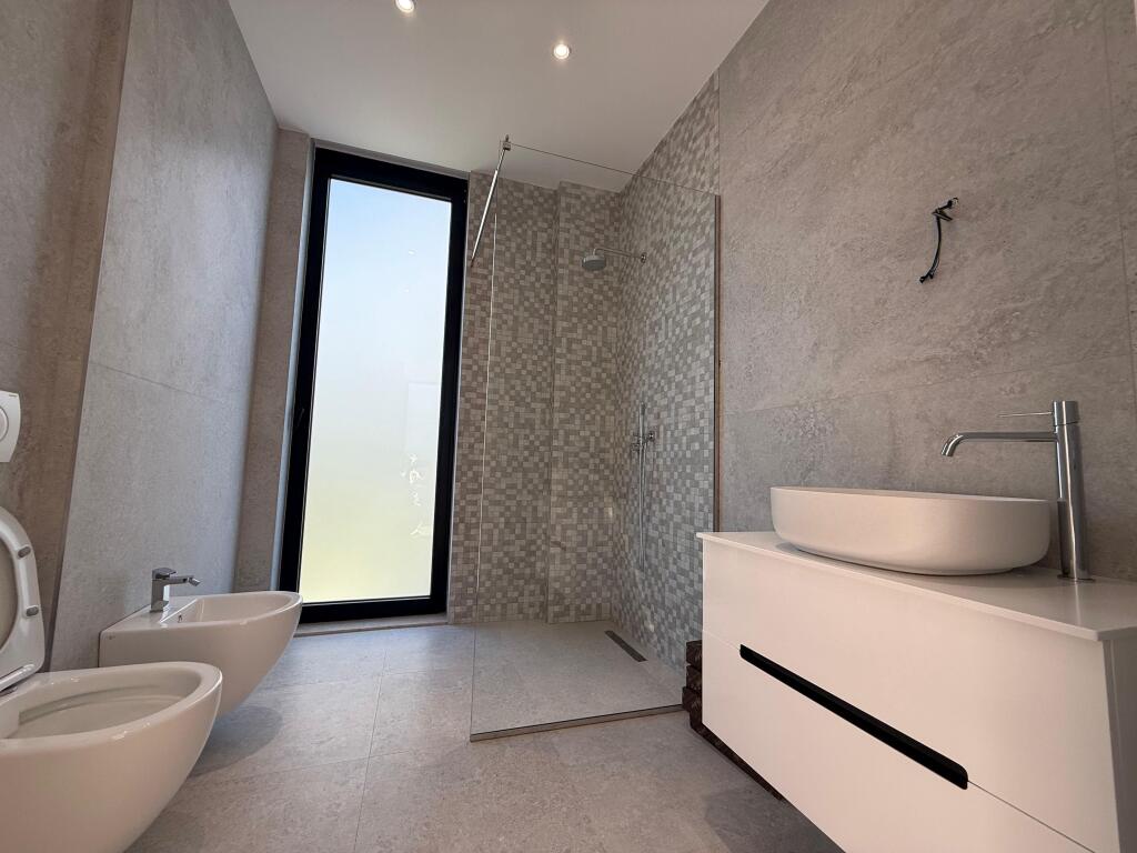 VILLA WITH POOL FOR SALE NEAR TEG !!