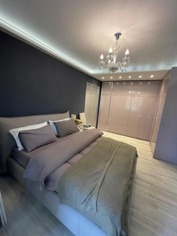 Vendesi 2+1 Palalti con freccette in vendita