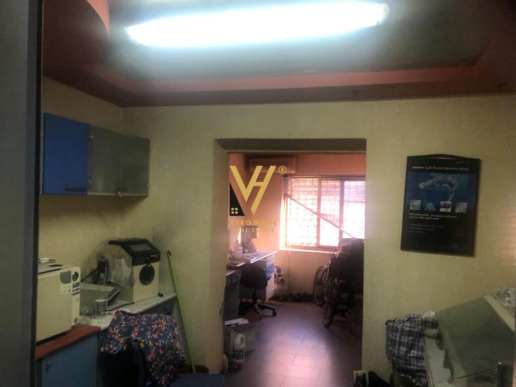 SHITET AMBIENT BIZNESI 70 M2 TE PAZARI I RI 160.000 EURO