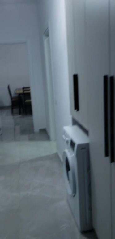 Jepet me Qera apartament 2+1 i sapo mobiluar 550€