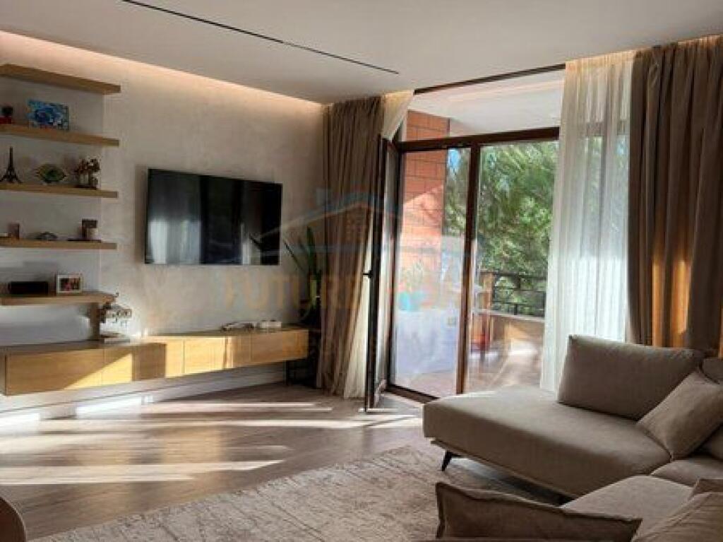 In vendita, Appartamento 3+1+2+Ripostiglio+ 2 Posti Auto, Giardino Botanico