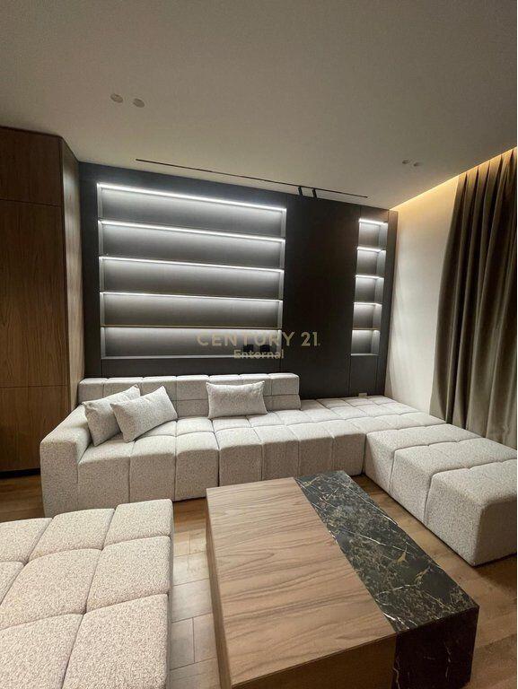 Apartament 1+1 Me Qira në Square 21, 900€