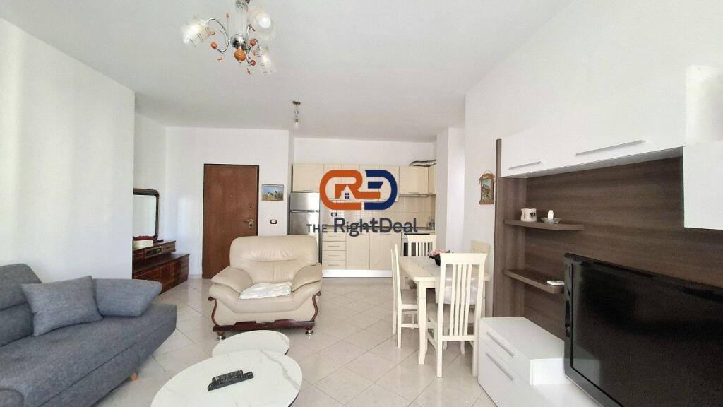 Ad Astir, Appartamento 2+1+2 in Affitto, Con Planimetria Regolare!!