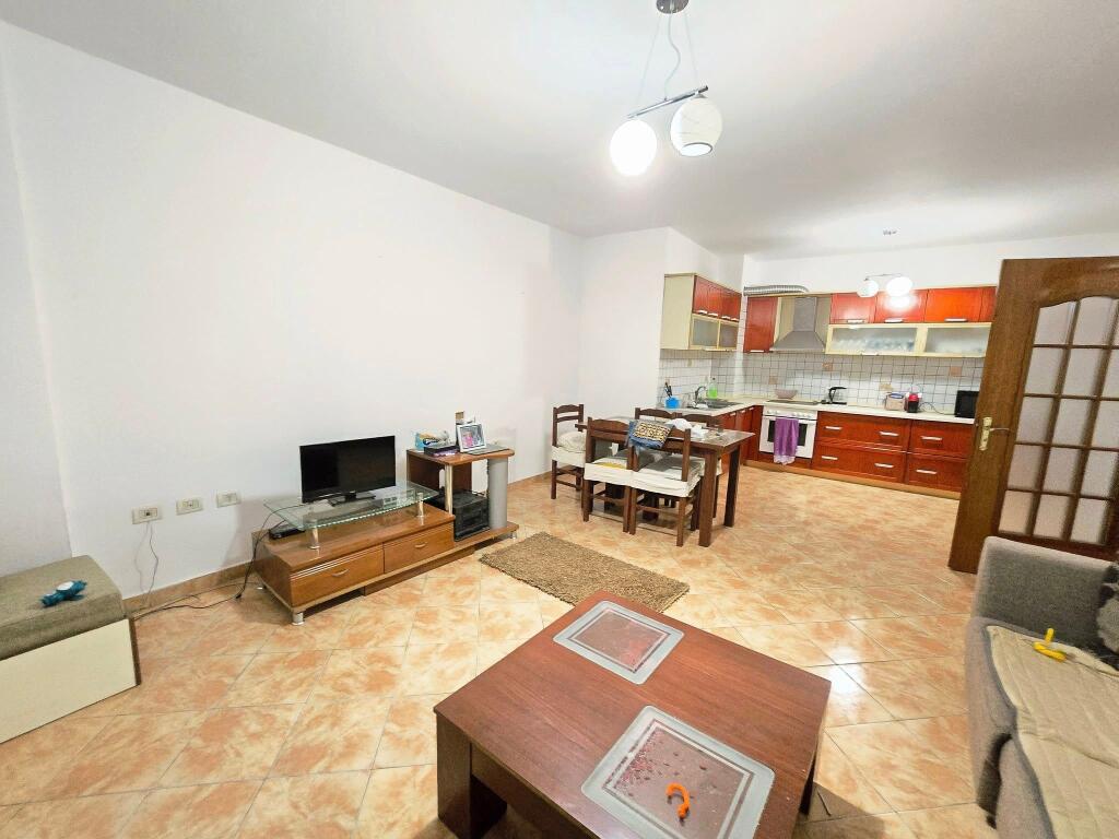 SHITET : Apartament 2+1+ 2/ZONA: DON BOSKO_ PRANE ALB MARKET
