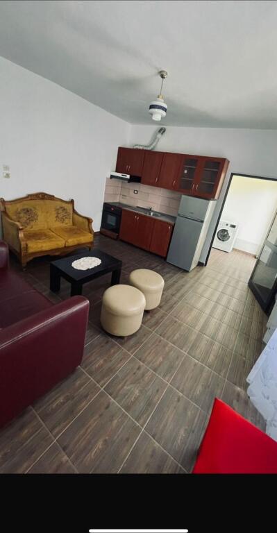 Shtepi private me qera 1+1 prane Fiori di Boskos