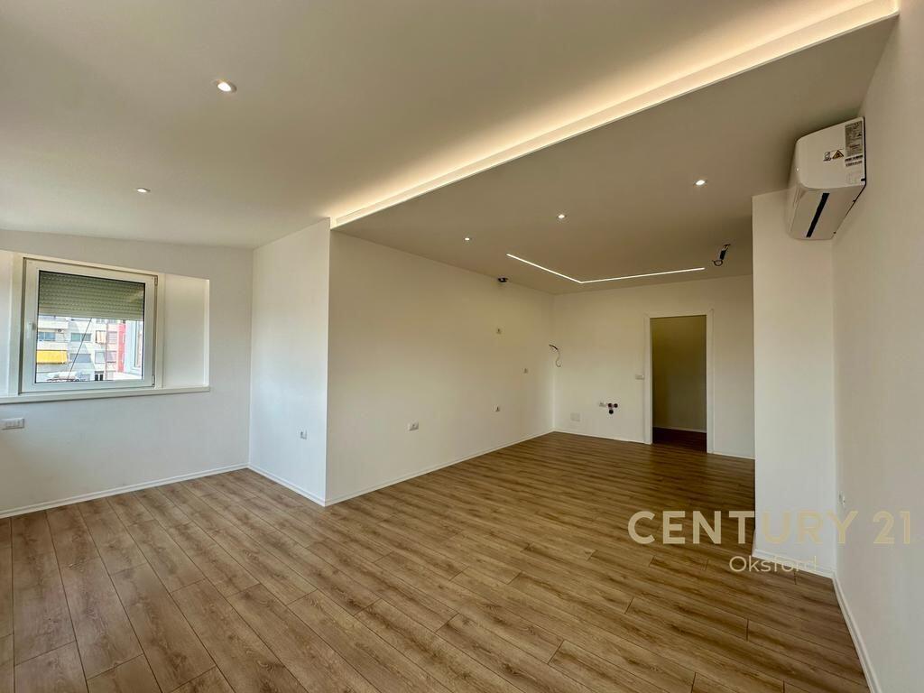 Apartament 1+1 per shitje tek  Rruga Fortuzi, Qender