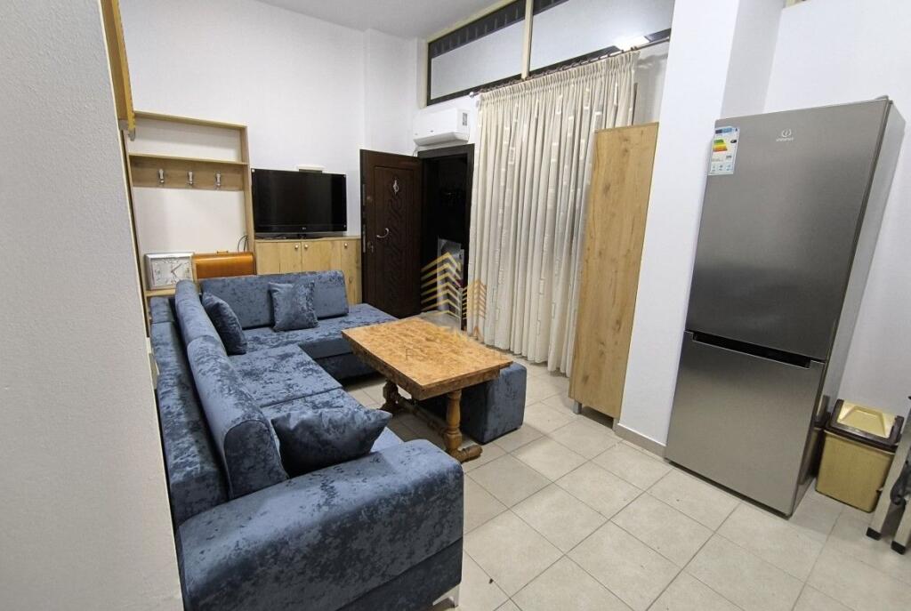 Qira, Apartament 1+1, Rruga 5 Maji, 40.000 ALL/Muaj