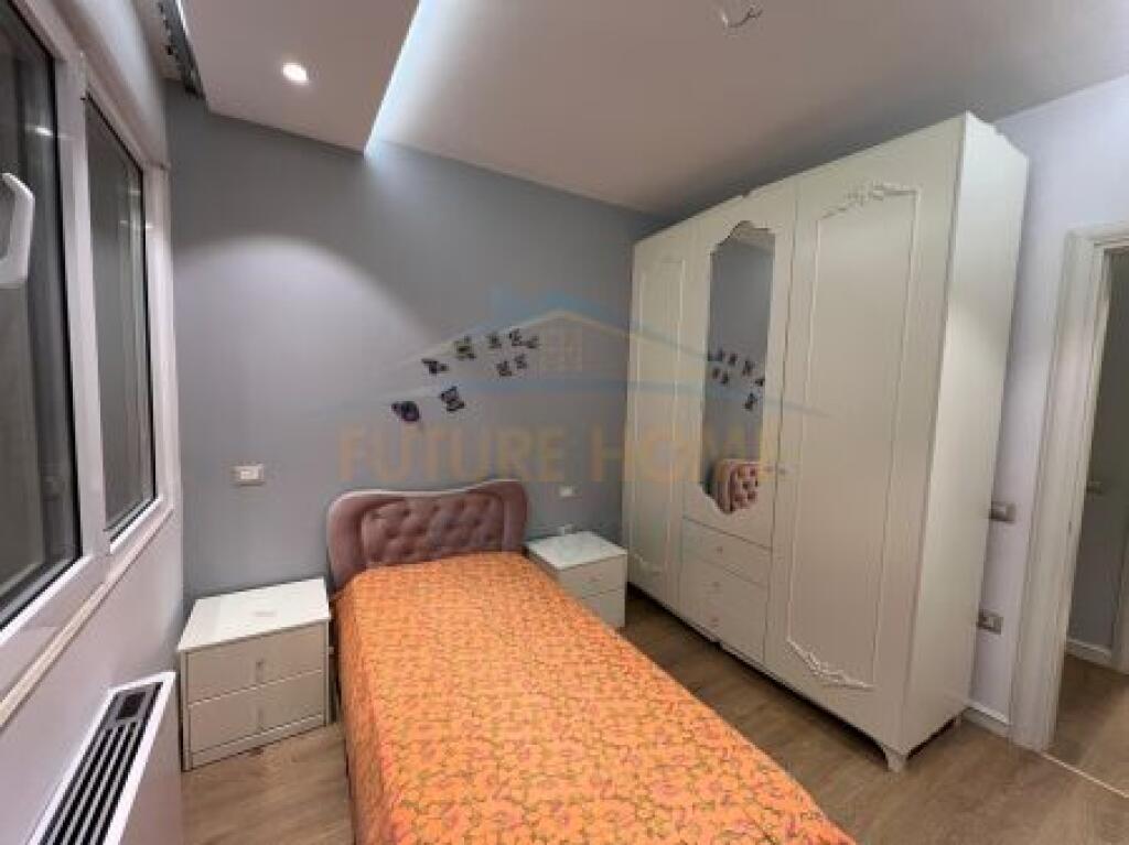 For sale, Apartment 2+1+2, New Bazaar, Tirana.