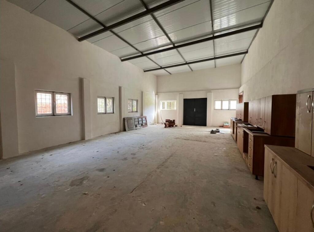 Magazine + Land for rent