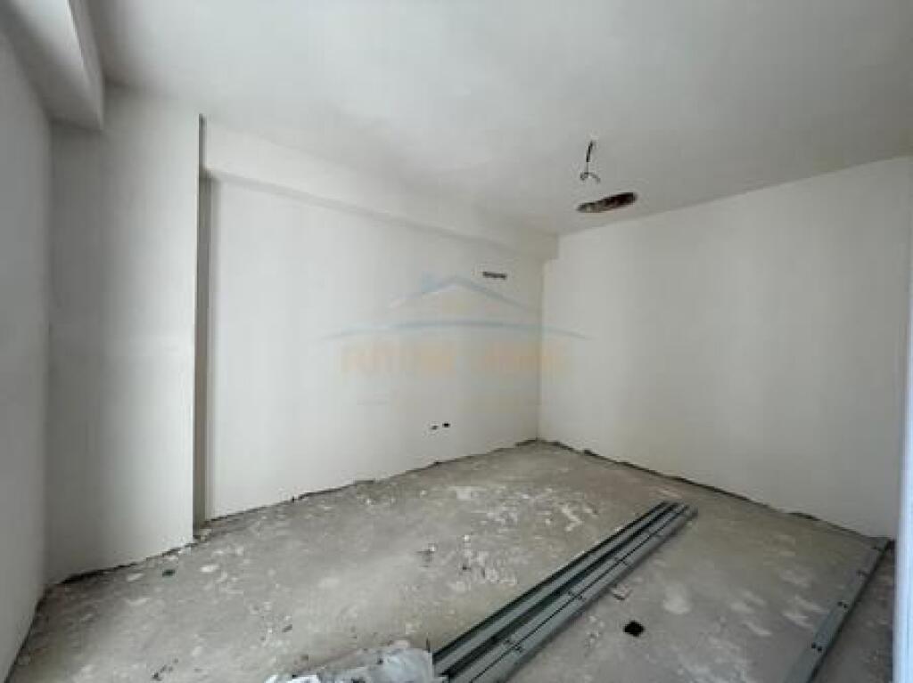 For sale, Apartment 2+1+2+Parking Space, New Boulevard, Tirana