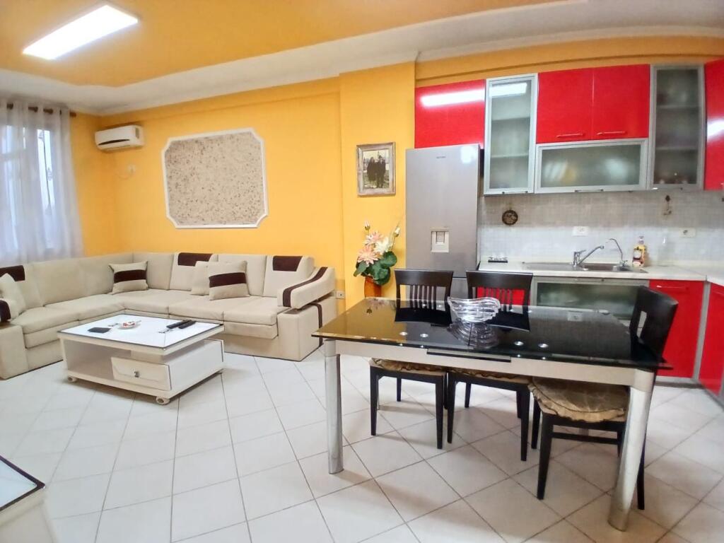 In Affitto Appartamento 2+1+2 Bagni + 2 Balconi