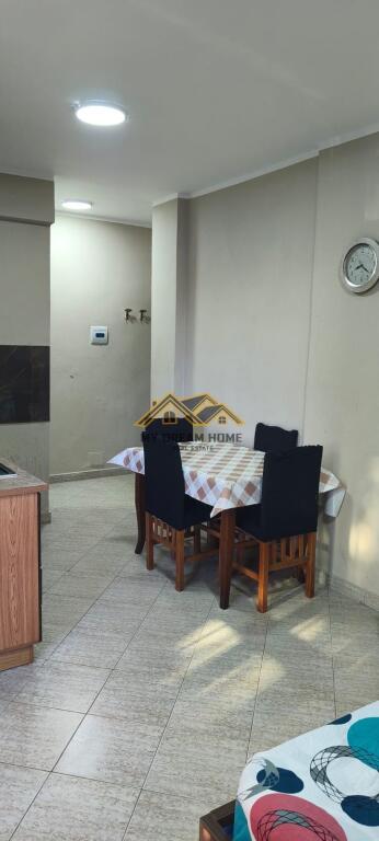 JEPET ME QIRA GARSONIERE NE PLAZH DURRES !