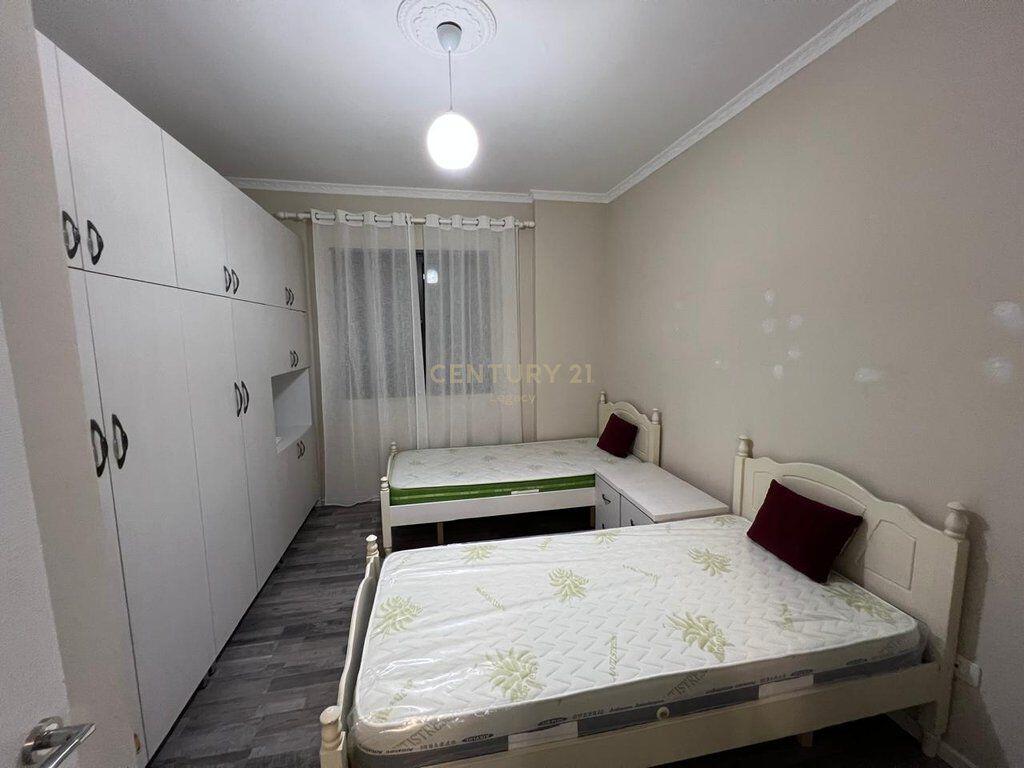 Apartament 2+1+2 Me Qira tek Tregu Elektrik, Tiranë