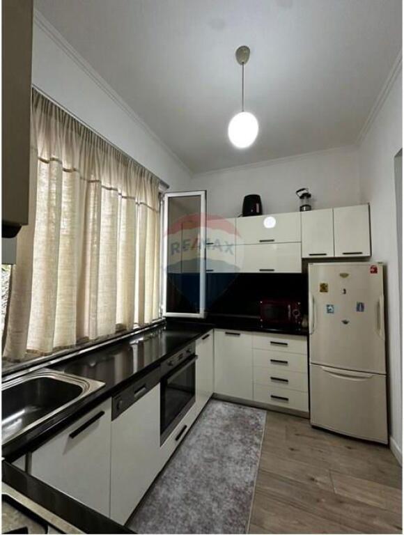 Apartament - Për Qira - Bllok