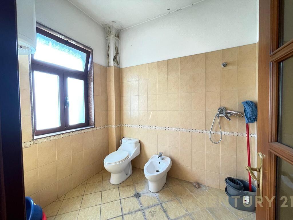 VILLA IN AFFITTO VICINO ALL'AREA DEL 21 DICEMBRE.