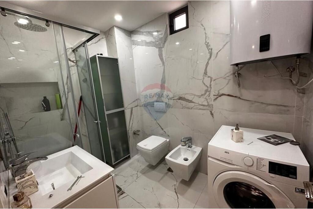 Apartament 2+1 per Qira, tek Rruga Petro Korcari!