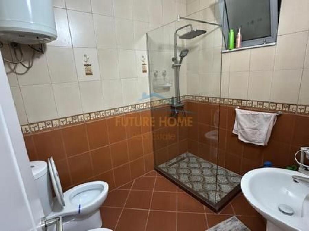 Shitet, Apartament 2+1+2, Unaza e Re, Tiranë