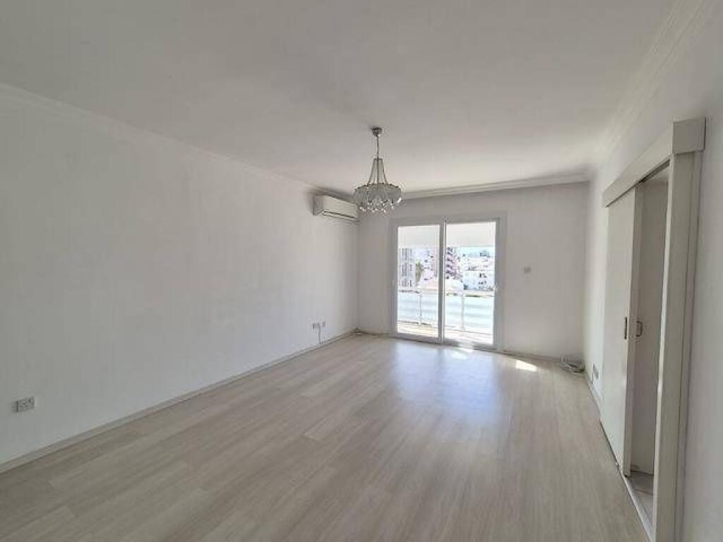 Ufficio in Affitto 2+1+2 presso Garden Building 21 Dicembre (ID BZ2729) Tirana