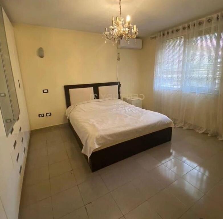 SI AFFITTA IL SECONDO PIANO DI UNA VILLA A BRRYL.