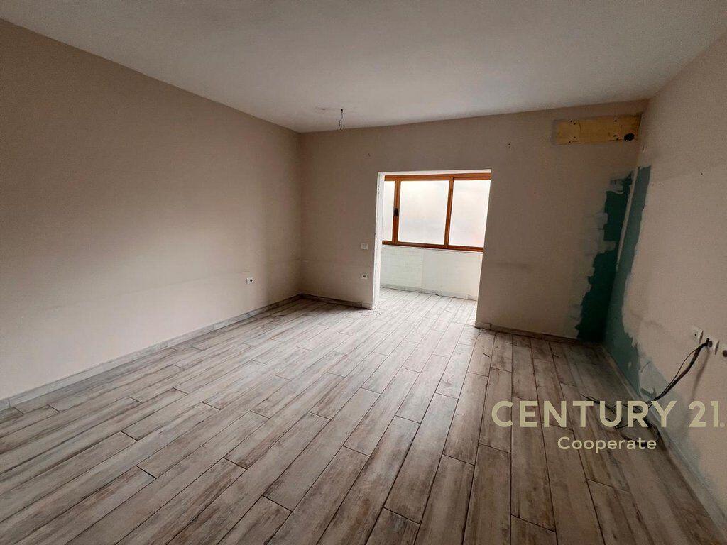 OKAZION! SHESIM GODINË 3-KATËSHE, RRUGA E DIBRËS AFËR QSUT 450,000 €