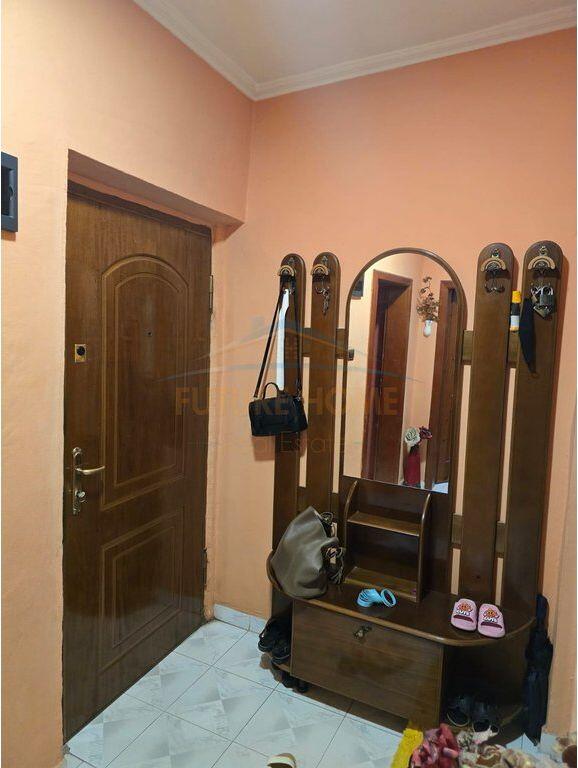Shitet , Apartament 1+1, Selvia, Tiranë.