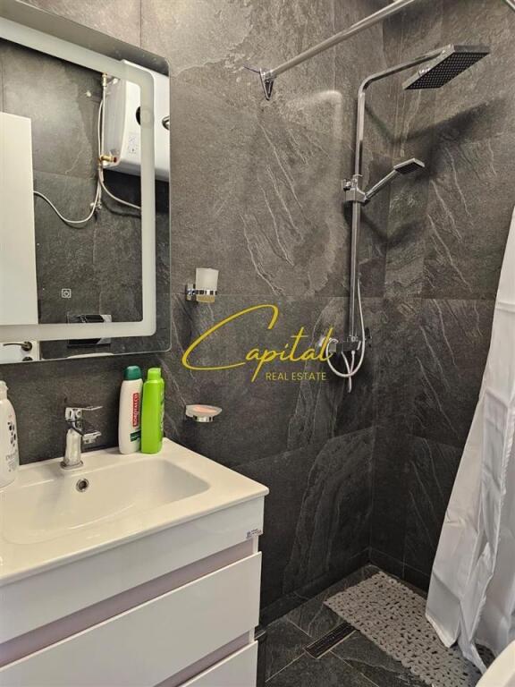 APARTAMENT ME QERA 1+1 RRUGA FORTUZI 700 EURO