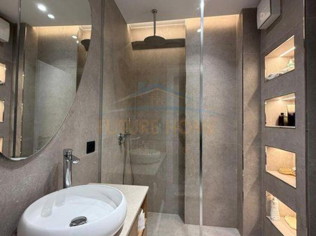 In vendita, Appartamento 3+1+2+Ripostiglio+ 2 Posti Auto, Giardino Botanico