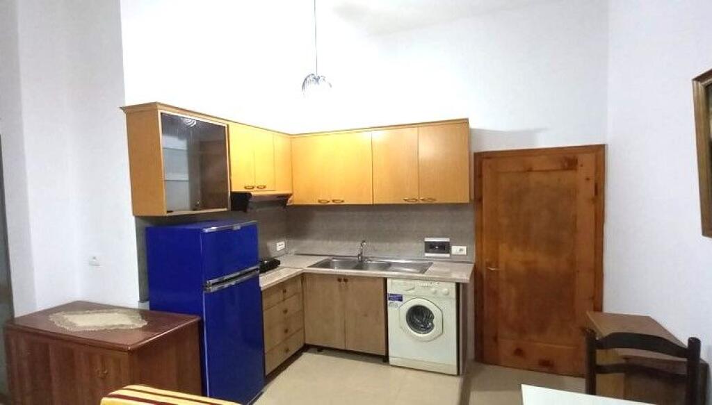 Jepet Garsoniere e mobiluar per vetem 330 mij leke ne Shkoze