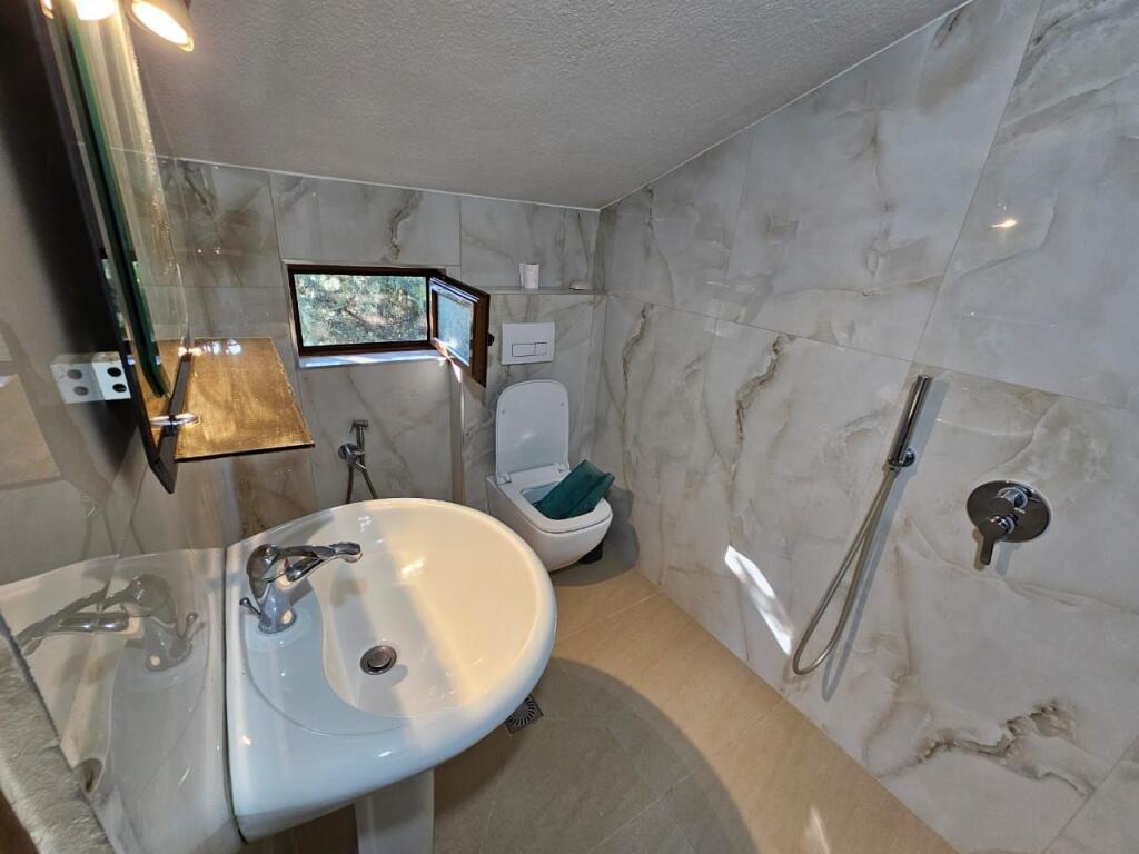 3+1 apartment for rent at Vilat Gjermane