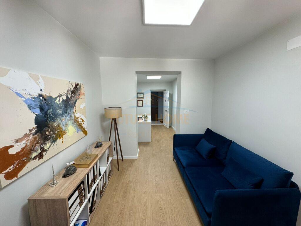 Ufficio in Affitto Libro Universitario