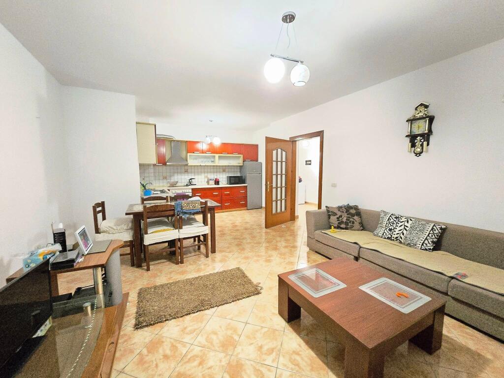 SHITET : Apartament 2+1+ 2/ZONA: DON BOSKO_ PRANE ALB MARKET
