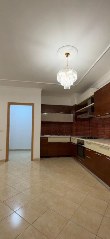 Appartamento 2+1+2 in vendita Yzberisht (Te Lin) Prezzo 155.000 Euro