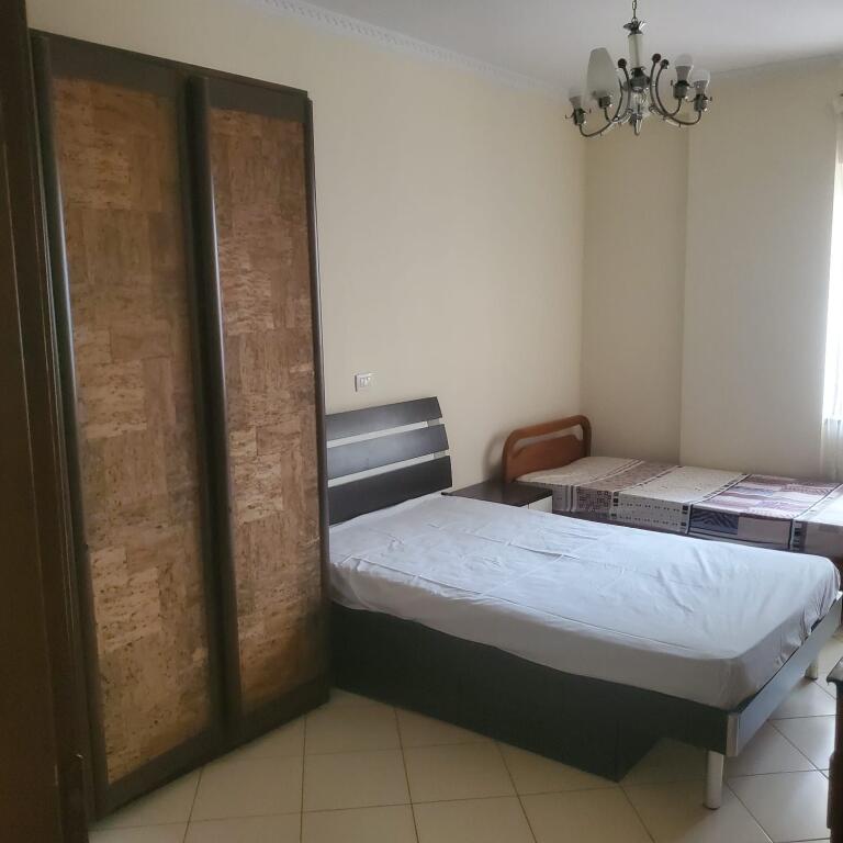 Affittasi 2+1 arredato con ascensore ad Astir 450 eu